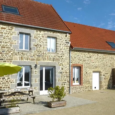 Hébergement de vacances Semi Detached House, *